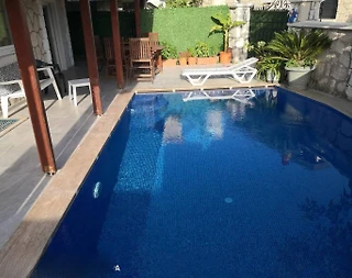 Çeşme Şifne'de Denize Yakın Konumda, Özel Havuzlu, 3+1, Konforlu Villa - 1