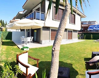 İzmir Çeşme'de Denize Yakın Konumda, Modern Tasarımlı, Kiralık Villa - 4