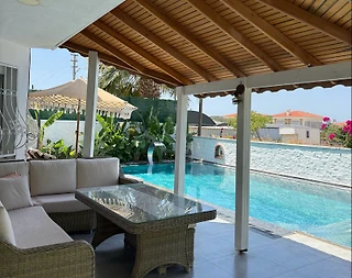 Çeşme Şifne'de Elverişli Konumda, Özel Havuzlu, Kiralık Villa - 3