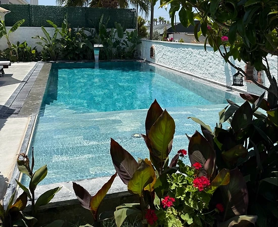 Çeşme Şifne'de Elverişli Konumda, Özel Havuzlu, Kiralık Villa - 1