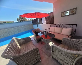 Çeşme Şifne'de Merkezi Konumda, Özel Havuzlu, 6 Kişilik Villa - 2