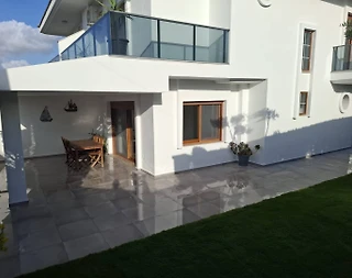 Çeşme Şifne'de Merkezi Konumda, Özel Havuzlu, Kiralık Villa - 1