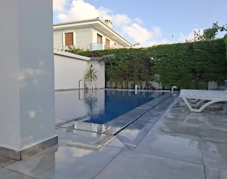 Çeşme Şifne'de Merkezi Konumda, Özel Havuzlu, Kiralık Villa - 3