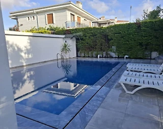 Çeşme Şifne'de Merkezi Konumda, Özel Havuzlu, Kiralık Villa - 4