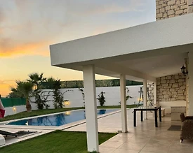 Çeşme'de Deniz Manzaralı, Özel Havuzlu, Muhteşem Tasarımlı Villa - 2