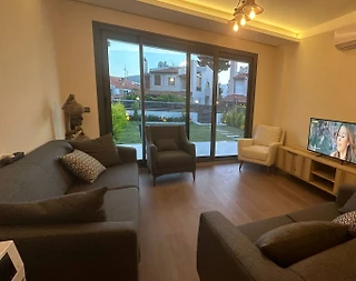 İzmir Çeşme'de Muhteşem Doğa Manzaralı, 6 Kişilik, Çocuk Oyun Alanlı Modern Villa - 2