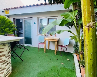 Çeşme Ildır'da Elverişli Konumda, Taş Mimarili, Tatil Evi - 1