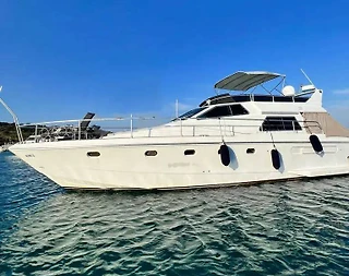 Çeşme'de Enfes Tasarıma Sahip, Serin Sularda, Konforlu Motoryat - 1