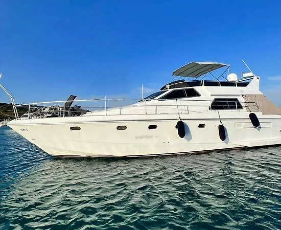 Çeşme'de Enfes Tasarıma Sahip, Serin Sularda, Konforlu Motoryat - 1