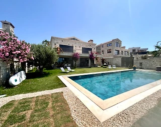 Çeşme'de Kalabalık Aileler İçin Uygun, Özel Havuzlu, Lüks Villa - 1