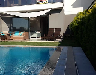 Çeşme Reisdere'de Geniş Ailelere Uygun, Özel Havuzlu, Konforlu Villa - 3