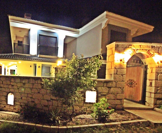 Çeşme Şifne'de Yapımı Yeni Tamamlanmış, Özel Havuzlu, 4+1 Villa - 1