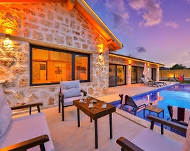 Kaş Sarıbelen'de Huzurlu Doğada, Özel Havuzlu, Jakuzili Villa - 3