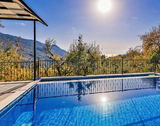 Kaş İslamlar'da Enfes Doğa Manzaralı, Isıtmalı Havuzlu, Konforlu Villa - 3