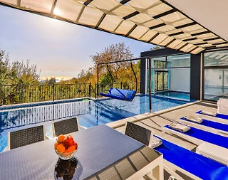 Kaş İslamlar'da Enfes Doğa Manzaralı, Isıtmalı Havuzlu, Konforlu Villa - 1
