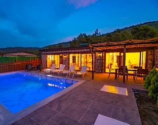 Kaş Sarıbelen'de Muhteşem Doğada, Özel Havuzlu, Taş Villa - 1