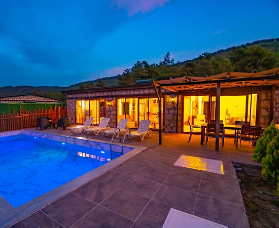 Kaş Sarıbelen'de Muhteşem Doğada, Özel Havuzlu, Taş Villa - 1
