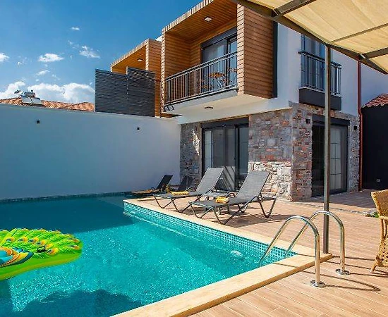 Kaş Andifli'de Çekirdek Ailelere Uygun, Özel Havuzlu, Kiralık Villa - 1