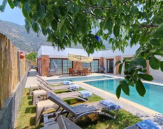 Fethiye Yeşilüzümlü'de Sakin Konumda, Özel Havuzlu, Lüks Villa - 1