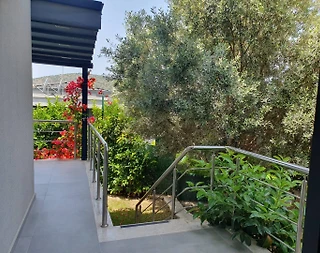 Çeşme'de Marinaya Yakın, Merkezi Konumda, Özel Havuzlu, Kiralık Villa - 4