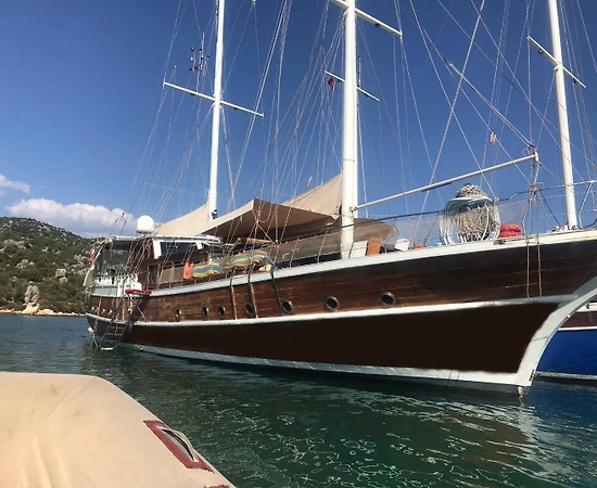 Muğla Fethiye'de 5 Kabinli, 10 Kişilik, Kaptanlı Kiralık Gulet - 1