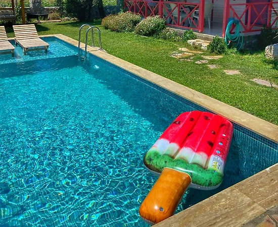 Datça Kızılan'da Huzurlu Doğada, Özel Havuzlu, Ahşap Bungalov - 1