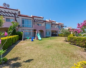 Didim Akbük'te Denize Sıfır, Tesis İçinde, 4 Yatak Odalı, Bahçeli Ev - 2