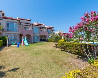 Didim Akbük'te Denize Sıfır, Tesis İçinde, 4 Yatak Odalı, Bahçeli Ev - 2