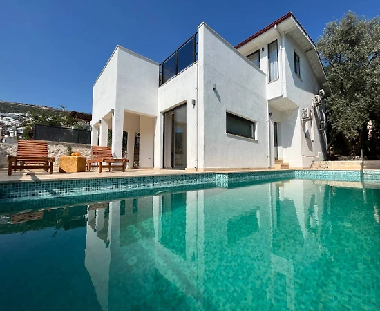 Kalkan'da Denize Yakın, Özel Havuzlu, Konforlu Villa - 1