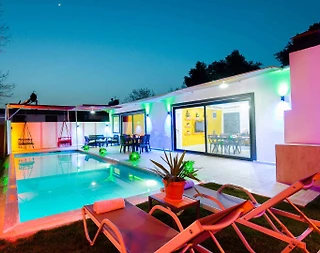 Kalkan Üzümlü'de Geniş Bahçeli, Özel Havuzlu, Jakuzili Balayı Villası - 3