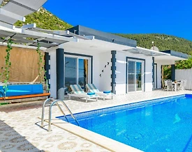 Kaş Üzümlü'de Eşsiz Doğada, Özel Havuzlu, Kiralık Villa - 2