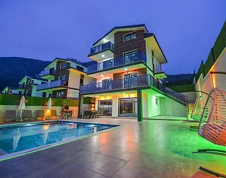 Fethiye Ölüdeniz'de Çocuk Oyun Alanlı, Özel Havuzlu, Lüks Villa - 2
