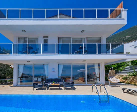 Kalkan'da Kalabalık Ailelere Uygun, Sonsuzluk Havuzlu, Kiralık Villa - 1