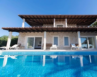 Kaş Andifli'de Özel Platformlu, Özel Havuzlu, Şık Taş Villa - 1