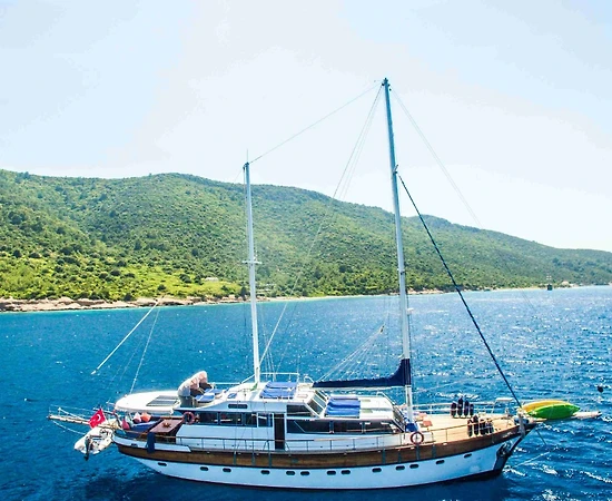 Bodrum'da Mavi Yolculuğunuza Eşlikçi, Üst Standart, 12 Kişilik Gulet - 1