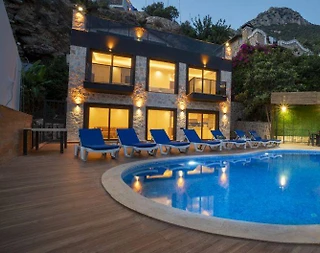 Kaş İslamlar'da Göz Alıcı Deniz Manzaralı, Özel Havuzlu, Nezih Villa - 1
