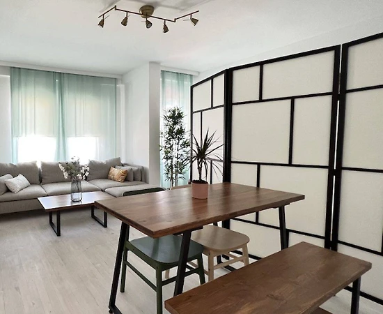 Fethiye Göcek'te Elverişli Konumda, Konforlu, 2+1 Daire - 1