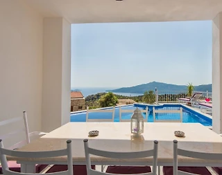 Kaş Bezirgan'da Göz Alıcı Deniz Manzaralı, Özel Havuzlu, Zarif Villa - 2