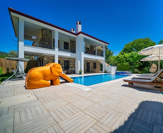 Fethiye Karakeçililer'de Bahçeli, Özel Havuzlu, 4 Yatak Odalı Villa - 1