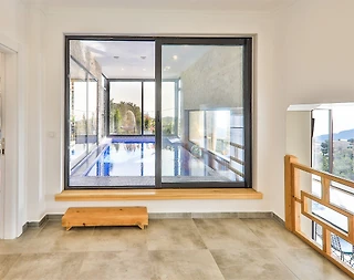 Kaş Bezirgan'da Merkezi Konumda, Isıtmalı Havuzlu, Şık Villa - 4