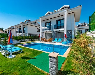 Fethiye Ölüdeniz'de Denize Yakın, Özel Havuzlu, Geniş ve Modern Villa - 1