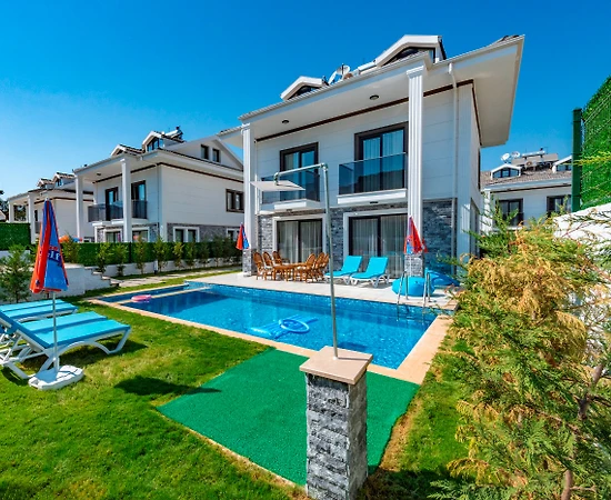 Fethiye Ölüdeniz'de Denize Yakın, Özel Havuzlu, Geniş ve Modern Villa - 1