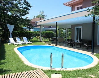 Sapanca Kırkpınar'da Yemyeşil Bahçeli, Özel Havuzlu, Modern Villa - 4