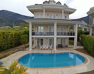 Fethiye Ölüdeniz'de Doğa Manzaralı, Özel Havuzlu, Şık Villa - 2