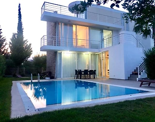 Serik Kadriye'de Modern Mimarili, Özel Havuzlu, 6 Kişilik Villa - 1