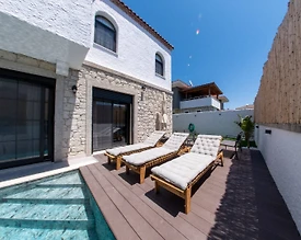 Çeşme Çiftlik'de Denize Yakın Konumda, Özel Havuzlu, Lüks Villa - 2