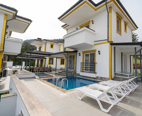 Marmaris Çetibeli'nde Sakin Konumda, Özel Havuzlu, 6 Kişilik Villa - 1