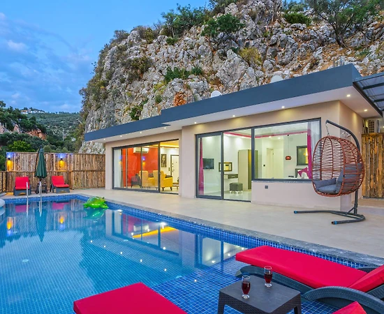 Kaş İslamlar'da Dağ Manzaralı, Özel Havuzlu, Konforlu Villa - 1