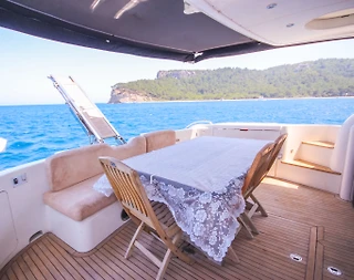 Antalya Kemer'de Serin Sularda, 6 Kişilik, Şık Motoryat - 3