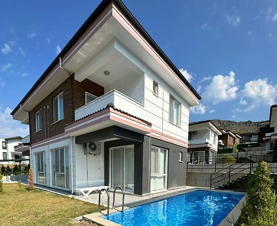 Dalaman Atakent'te Sakin Konumda, Özel Havuzlu, Modern Villa - 1